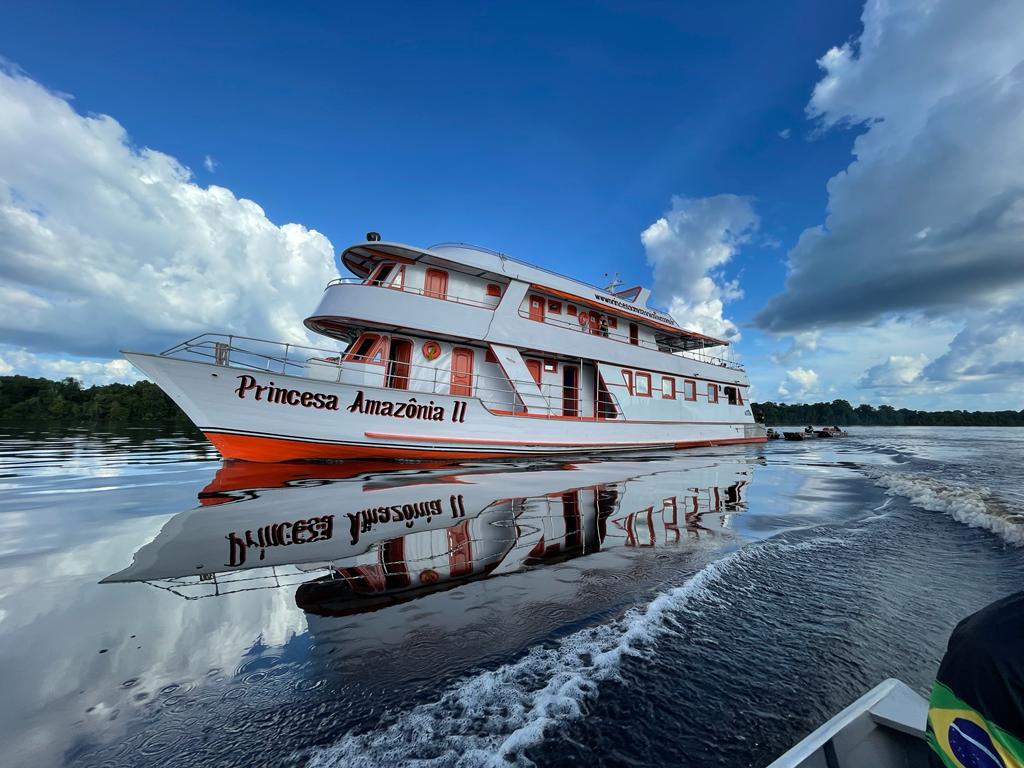 pescaria no amazonas